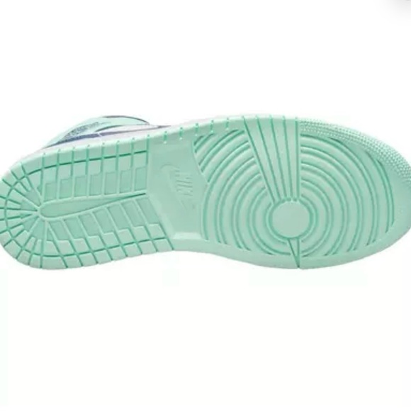 Air Jordan 1 Mid (GS) - Picture 3 of 3